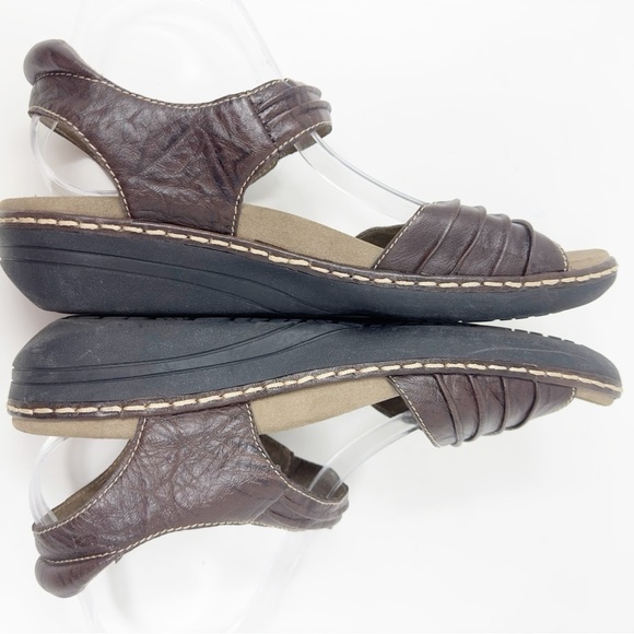TAOS Escape Leather Sandals - Picture 6 of 9
